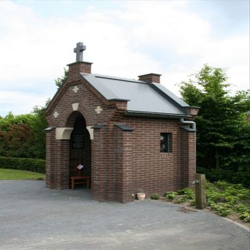 Voorbeeld natuursteenbewerking kapel